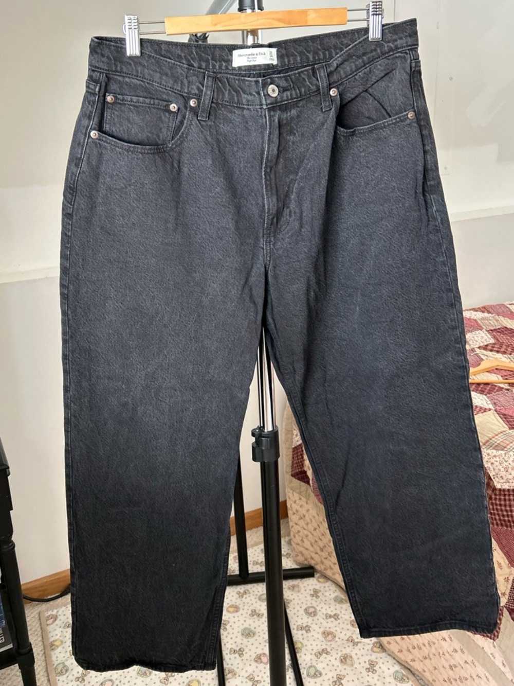 Abercrombie & Fitch The Loose Wide Leg High Rise Jean Black 32 14 Short